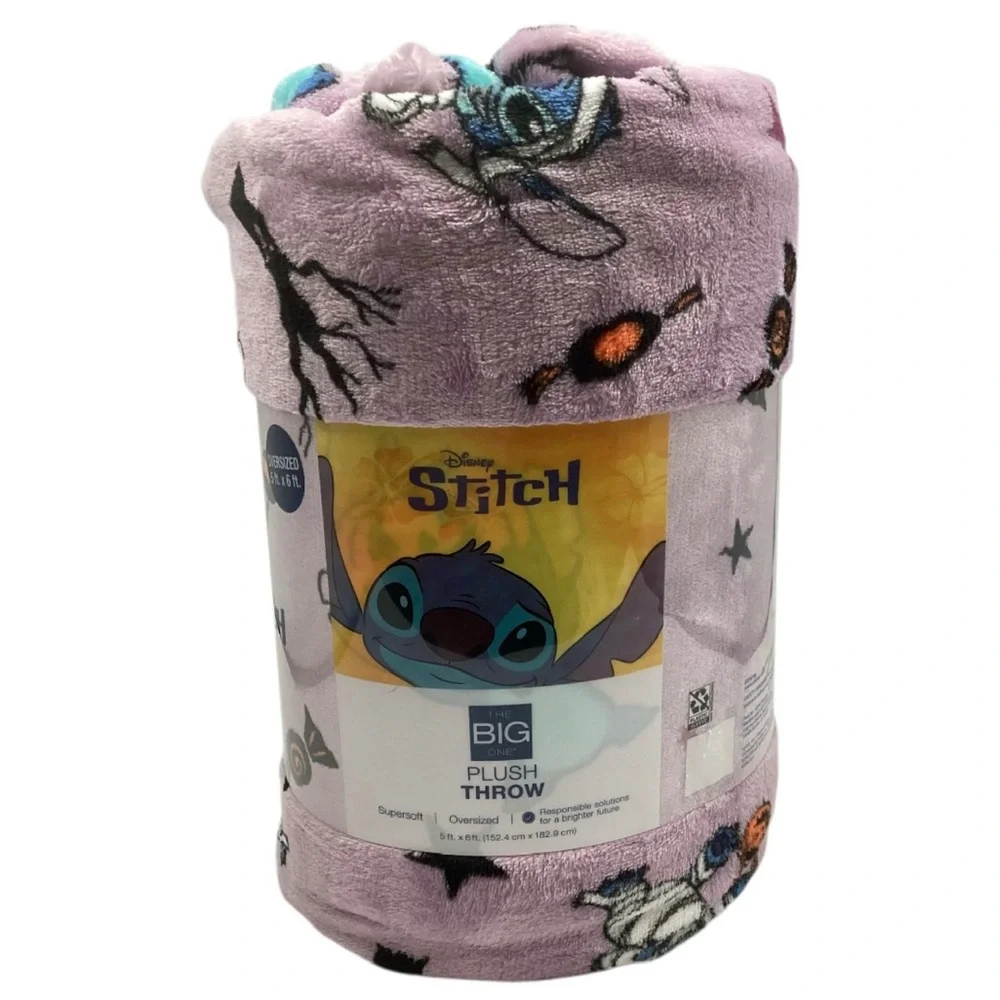 Disney's “Stitch Halloween” Oversized Supersoft Printed Plush Throw Blanket NWT